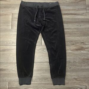 Woman’s Juicy Couture Velvet Jogger Pants